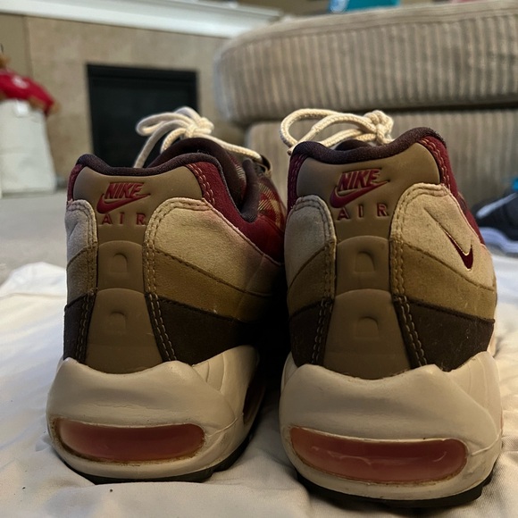 Nike air max 95 flannel rose burgundy plaid size 10 mens. Great condition rare - Picture 4 of 4